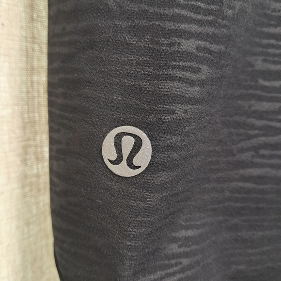 Lululemon x Peloton Bootcamp Ready Shorts Size 6 - Picture 4 of 4